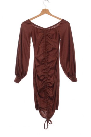 Kleid Pretty Little Thing, Größe XS, Farbe Braun, Preis 15,33 €