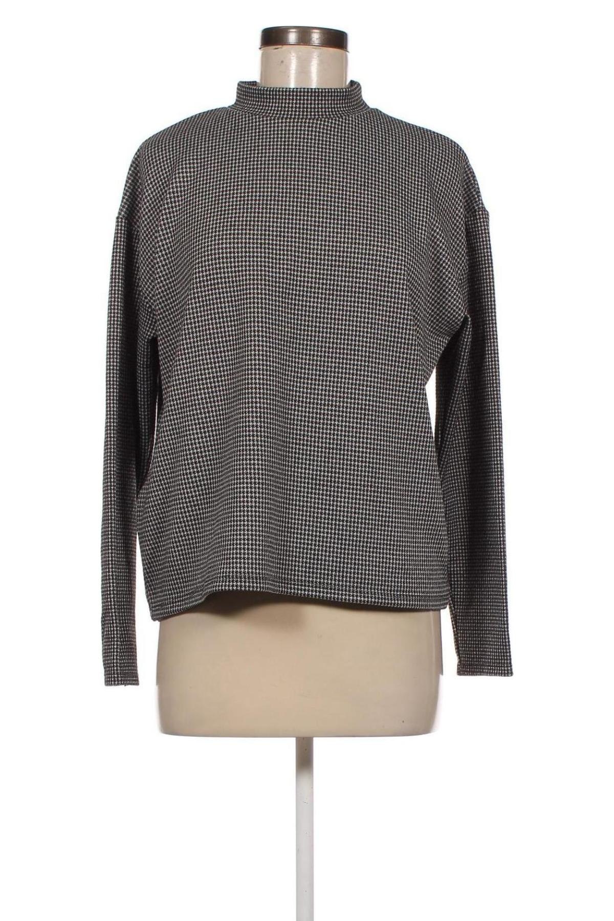 Γυναικεία μπλούζα Pull&Bear, Μέγεθος M, Χρώμα Πολύχρωμο, Τιμή 2,59 €