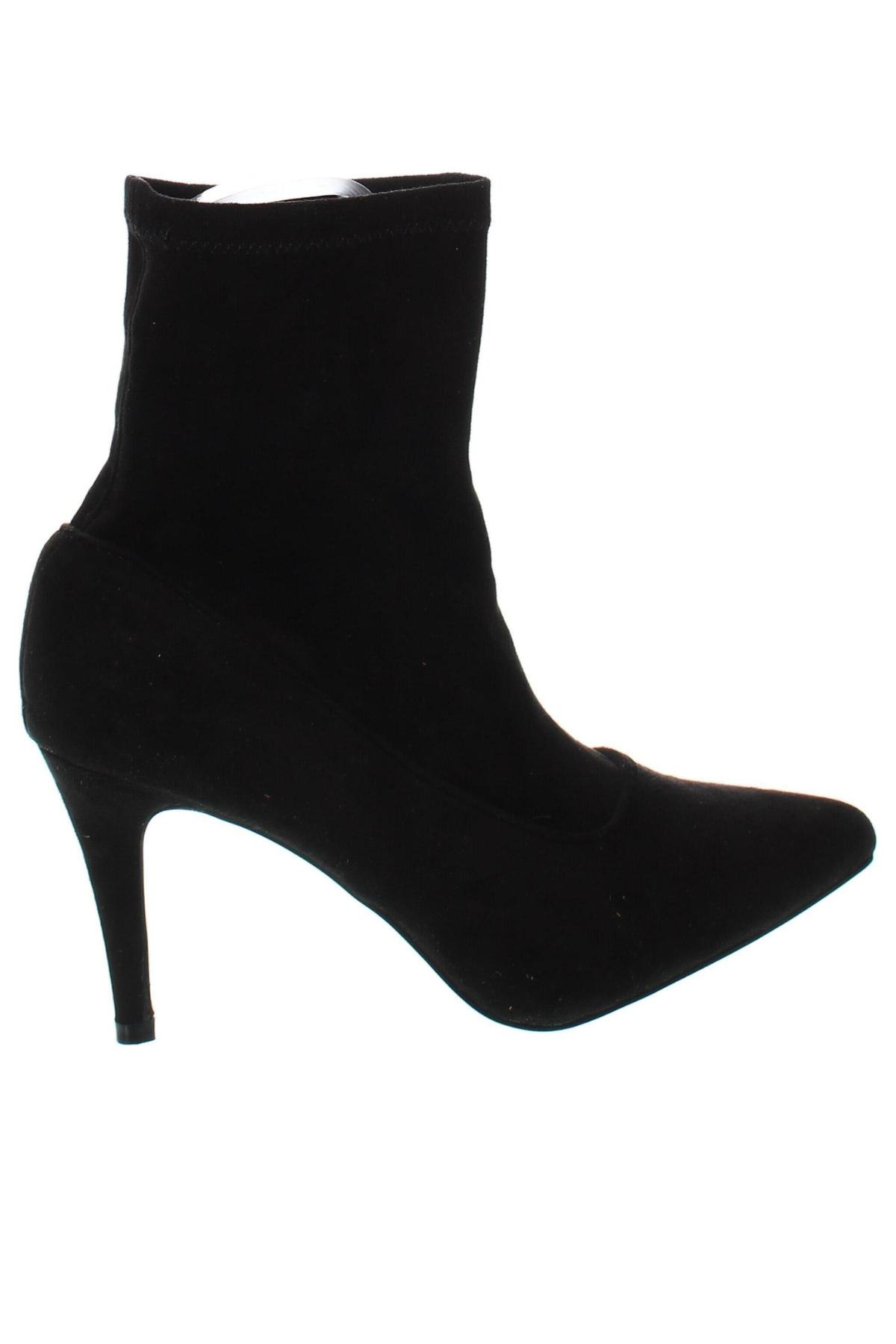 Botine de damă Boohoo, Mărime 40, Culoare Negru, Preț 60,79 Lei