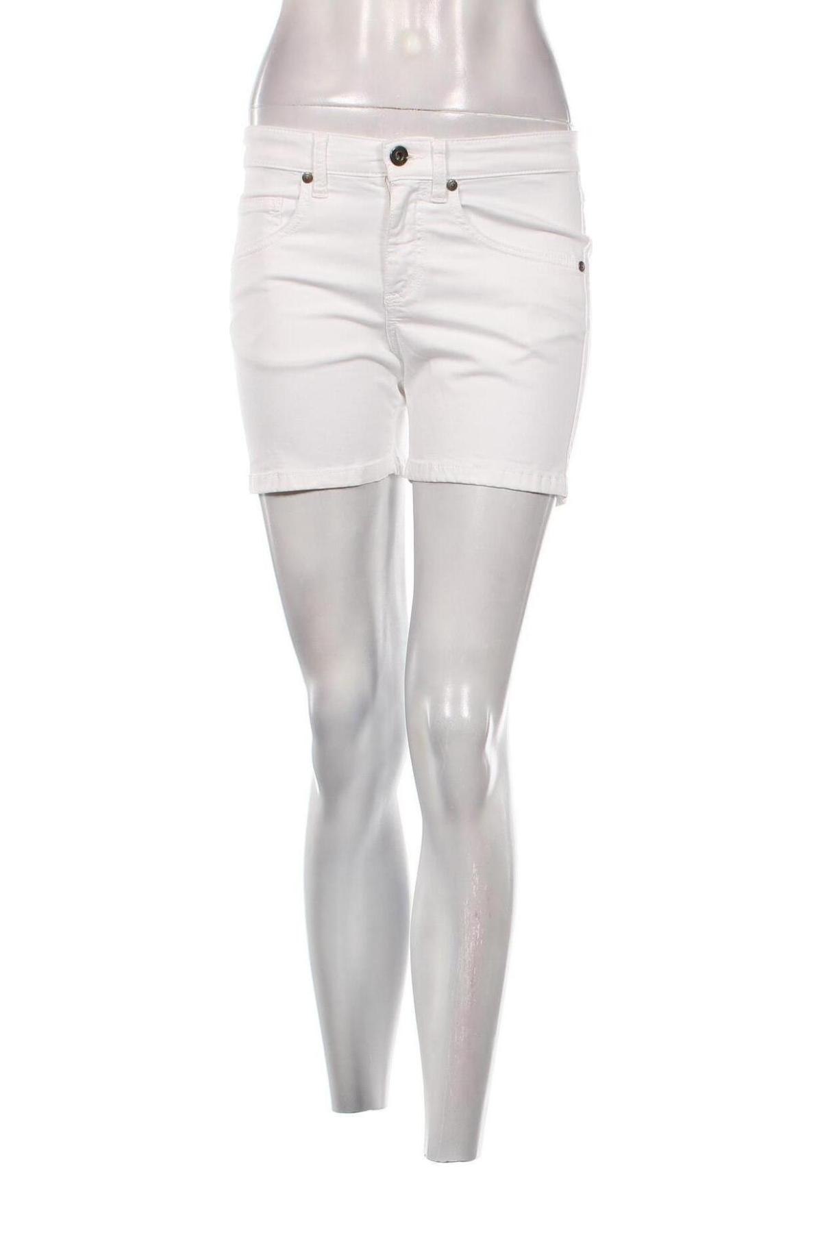 Дамски къс панталон, Размер M, Цвят Бял, Цена 14,87 лв.