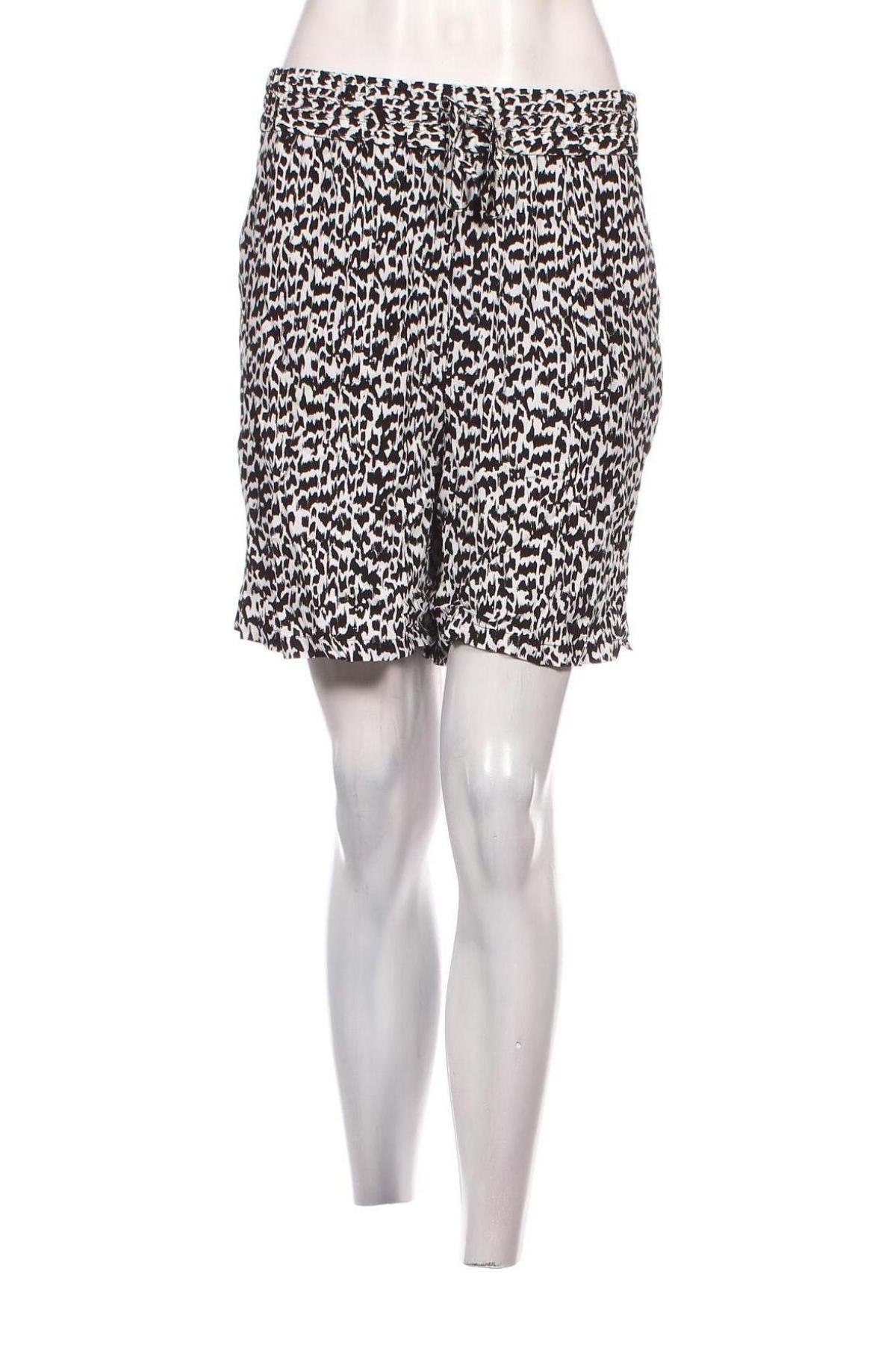 Дамски къс панталон C&A, Размер XL, Цвят Многоцветен, Цена 31,00 лв.