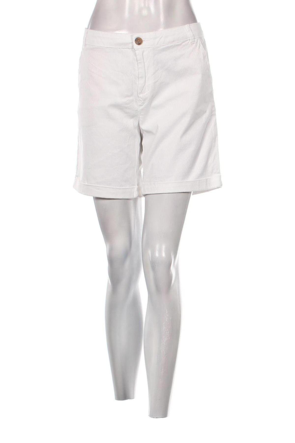 Дамски къс панталон Esmara, Размер M, Цвят Бял, Цена 25,89 лв.