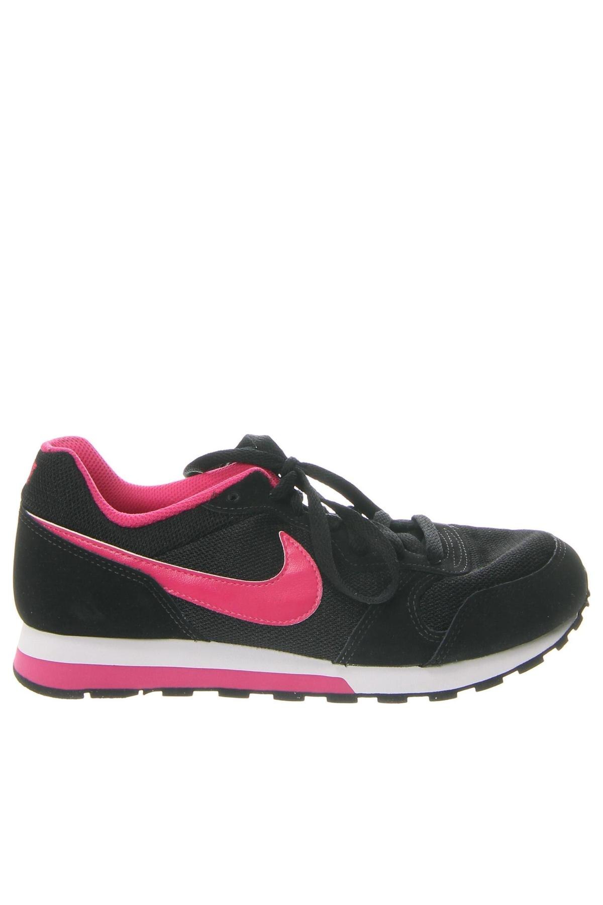 Дамски обувки Nike, Размер 38, Цвят Многоцветен, Цена 115,92 лв.