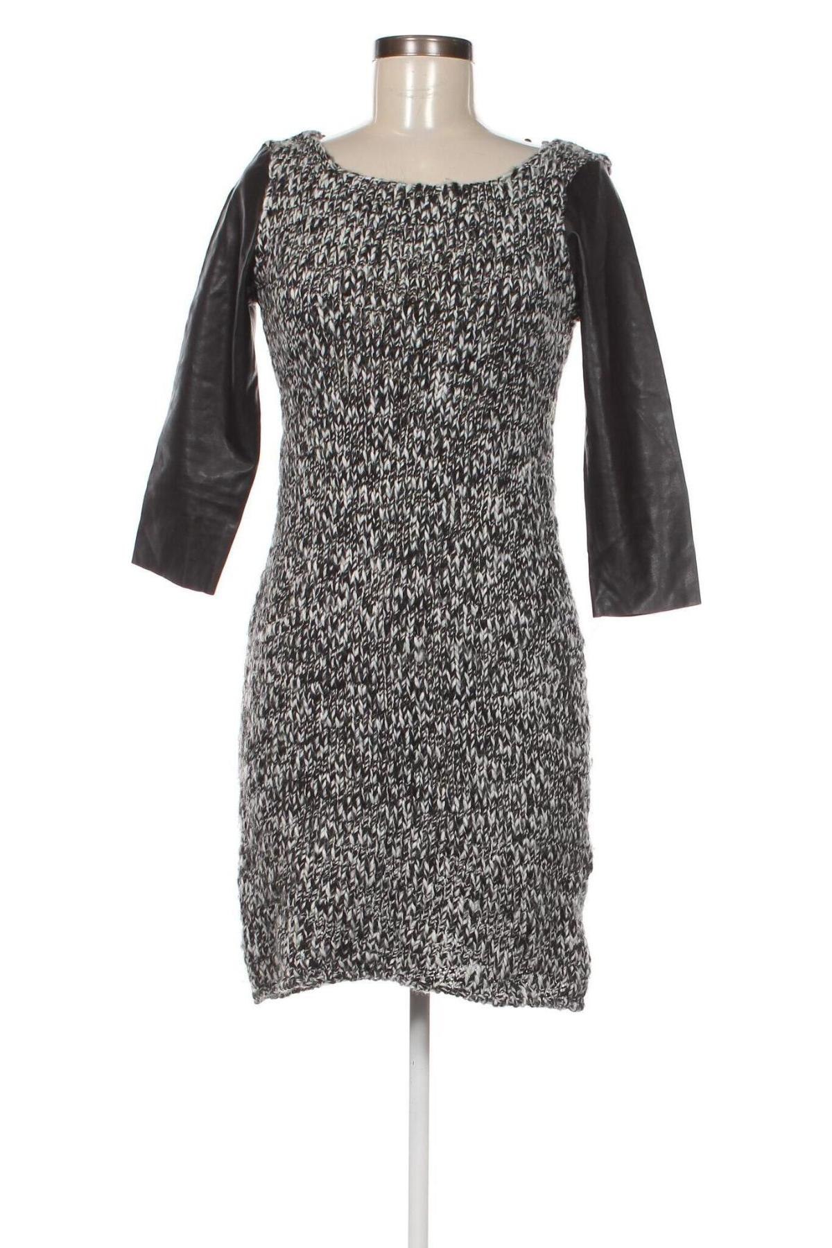Рокля Zara Knitwear, Размер S, Цвят Многоцветен, Цена 8,50 лв.