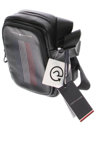 Táska Tommy Hilfiger, Szín Fekete, Ár 44 399 Ft