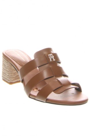Papuci Tommy Hilfiger, Mărime 39, Culoare Maro, Preț 609,99 Lei