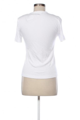 Дамска тениска Calvin Klein, Размер L, Цвят Бял, Цена 58,99 лв.