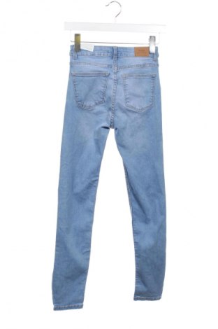 Dámské džíny  Bershka, Velikost XS, Barva Modrá, Cena  89,00 Kč