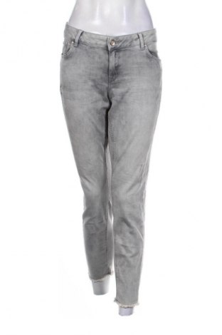 Дамски дънки Betty & Co, Размер XL, Цвят Сив, Цена 75,99 лв.