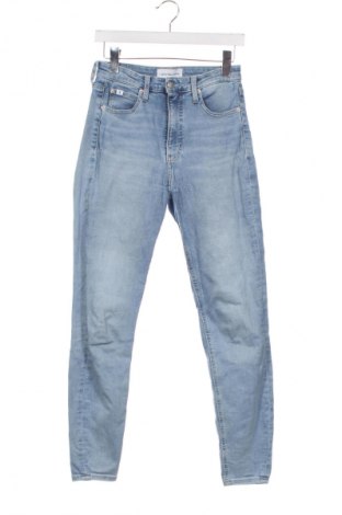 Damskie jeansy Calvin Klein Jeans, Rozmiar XS, Kolor Niebieski, Cena 319,99 zł