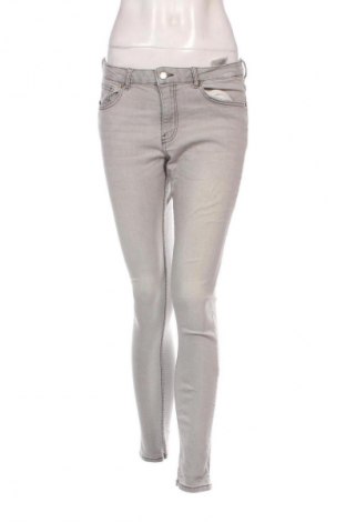 Damskie jeansy H&M, Rozmiar M, Kolor Szary, Cena 55,17 zł