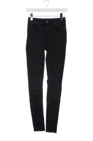 Damskie jeansy Pieces, Rozmiar XS, Kolor Czarny, Cena 44,99 zł