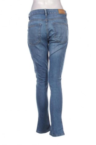 Damskie jeansy Pull&Bear, Rozmiar M, Kolor Niebieski, Cena 26,99 zł