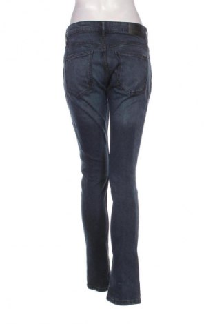 Damskie jeansy Pull&Bear, Rozmiar M, Kolor Niebieski, Cena 26,99 zł