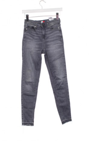 Damskie jeansy Tommy Jeans, Rozmiar XS, Kolor Szary, Cena 211,99 zł
