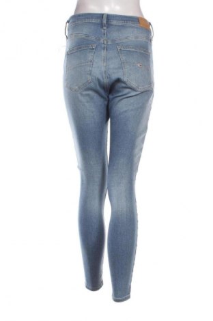 Дамски дънки Tommy Jeans, Размер M, Цвят Син, Цена 109,99 лв.
