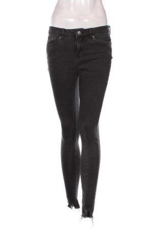 Damskie jeansy Vero Moda, Rozmiar M, Kolor Czarny, Cena 78,16 zł