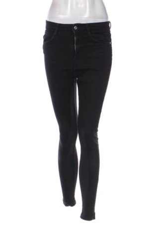 Blugi de femei Zara, Mărime S, Culoare Negru, Preț 88,99 Lei
