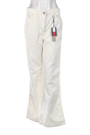 Γυναικείο κοτλέ παντελόνι Tommy Jeans, Μέγεθος M, Χρώμα Εκρού, Τιμή 25,99 €
