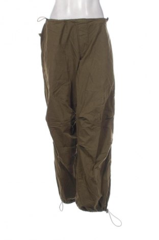 Damskie spodnie Pull&Bear, Rozmiar M, Kolor Zielony, Cena 57,99 zł