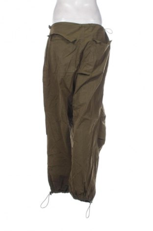 Damskie spodnie Pull&Bear, Rozmiar M, Kolor Zielony, Cena 57,99 zł