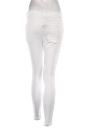 Pantaloni de femei Vero Moda, Mărime S, Culoare Alb, Preț 22,99 Lei