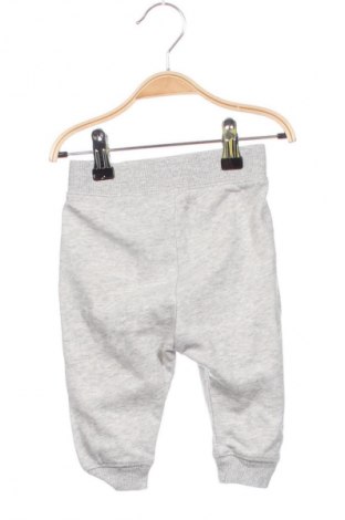 Dětské tepláky H&M, Velikost 3-6m/ 62-68 cm, Barva Šedá, Cena  139,00 Kč