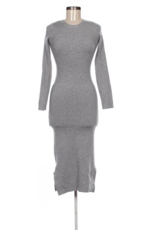 Kleid Bershka, Größe S, Farbe Grau, Preis 8,99 €