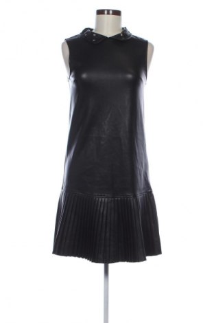 Ruha Guess, Méret XL, Szín Fekete, Ár 21 896 Ft