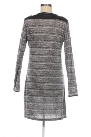 Kleid Janina, Größe L, Farbe Mehrfarbig, Preis 5,99 €