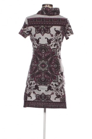 Φόρεμα Tenki, Μέγεθος M, Χρώμα Πολύχρωμο, Τιμή 8,94 €