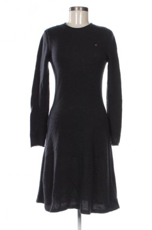 Рокля Tommy Hilfiger, Размер S, Цвят Черен, Цена 104,99 лв.