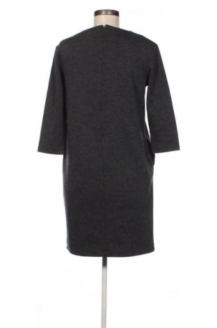 Rochie Uniqlo, Mărime M, Culoare Gri, Preț 31,99 Lei