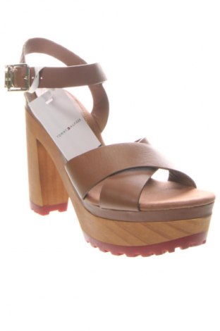 Sandalen Tommy Hilfiger, Größe 37, Farbe Braun, Preis 152,99 €