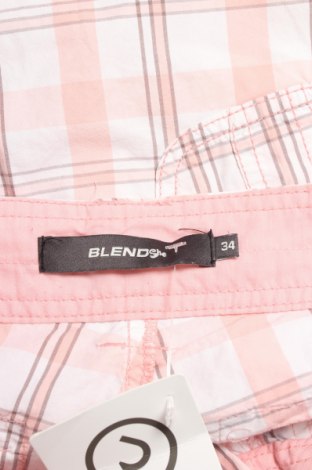 Дамски къс панталон Blend She, Размер S, Цвят Розов, Цена 21,00 лв.