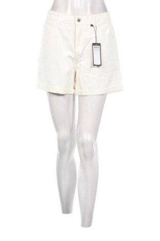 Γυναικείο κοντό παντελόνι Vero Moda, Μέγεθος L, Χρώμα Εκρού, Τιμή 7,63 €