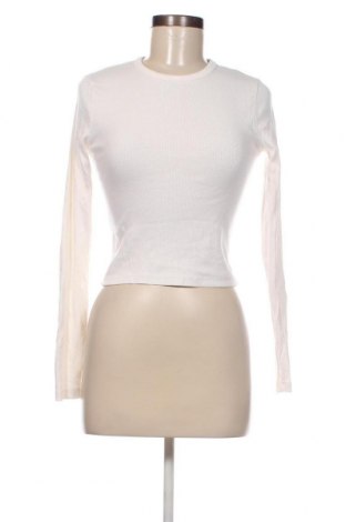 Дамска блуза Bershka, Размер M, Цвят Бял, Цена 19,00 лв.