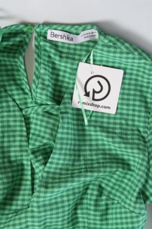 Γυναικεία μπλούζα Bershka, Μέγεθος XS, Χρώμα Πράσινο, Τιμή 9,62 €