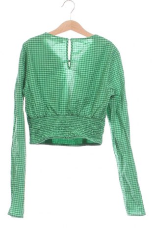 Дамска блуза Bershka, Размер XS, Цвят Зелен, Цена 10,73 лв.
