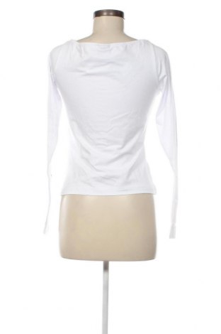 Дамска блуза FUBU, Размер M, Цвят Бял, Цена 18,00 лв.