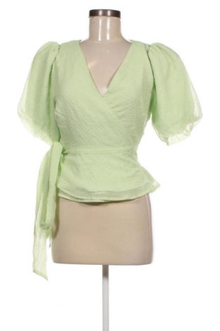 Γυναικεία μπλούζα Gina Tricot, Μέγεθος M, Χρώμα Πράσινο, Τιμή 8,25 €