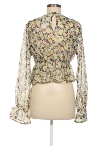 Дамска блуза Gina Tricot, Размер M, Цвят Многоцветен, Цена 6,00 лв.
