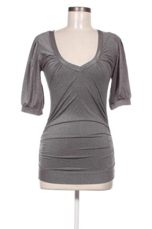 Дамска блуза Guess By Marciano, Размер M, Цвят Сребрист, Цена 65,00 лв.