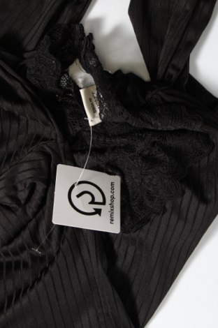 Γυναικεία μπλούζα Jacqueline De Yong, Μέγεθος S, Χρώμα Μαύρο, Τιμή 3,88 €