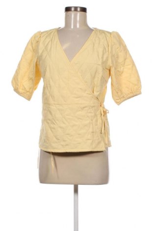 Дамска блуза Love Copenhagen, Размер M, Цвят Жълт, Цена 27,54 лв.
