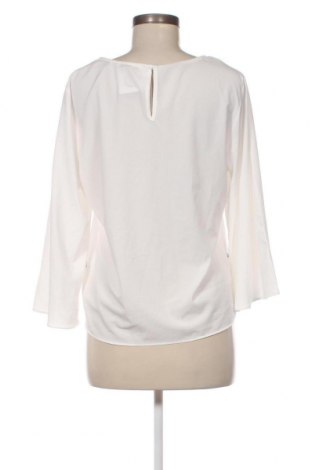 Дамска блуза Piazza Italia, Размер M, Цвят Бял, Цена 36,10 лв.