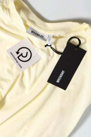 Γυναικεία μπλούζα Weekday, Μέγεθος M, Χρώμα Κίτρινο, Τιμή 7,58 €