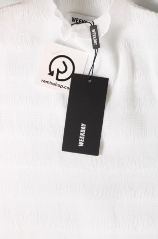 Damen Shirt Weekday, Größe XS, Farbe Weiß, Preis 5,95 €