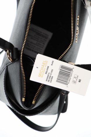 Дамска чанта Michael Kors, Цвят Черен, Цена 629,53 лв.