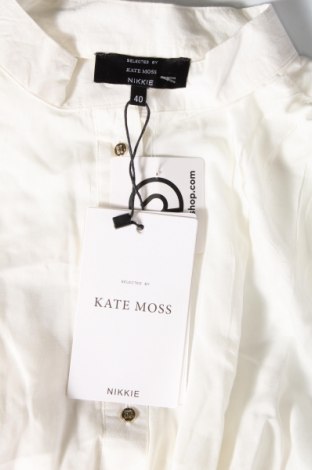 Дамска риза Nikkie, Размер M, Цвят Бял, Цена 42,84 лв.